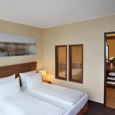 Seehotel Fleesensee فندق