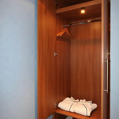 מלון Seehotel Fleesensee