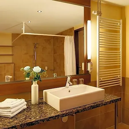 Seehotel Fleesensee 4*