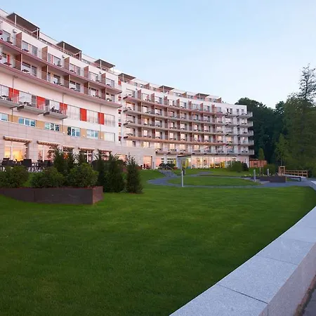 Seehotel Fleesensee 호텔 4*