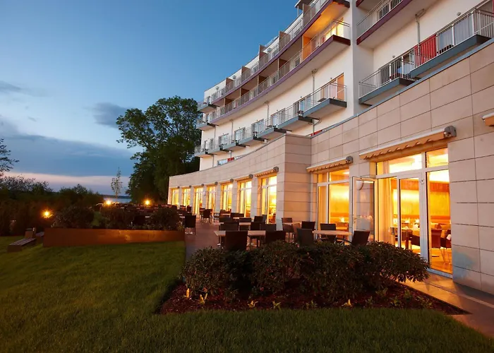 Отель Seehotel Fleesensee Гёрен-Леббин