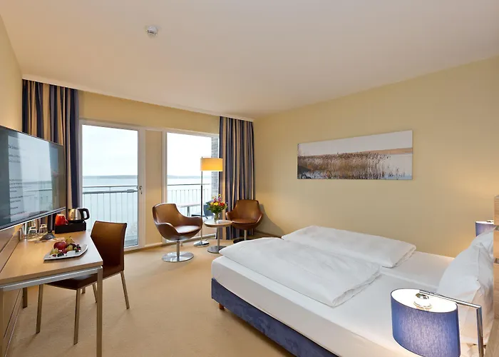 Отель Seehotel Fleesensee Гёрен-Леббин